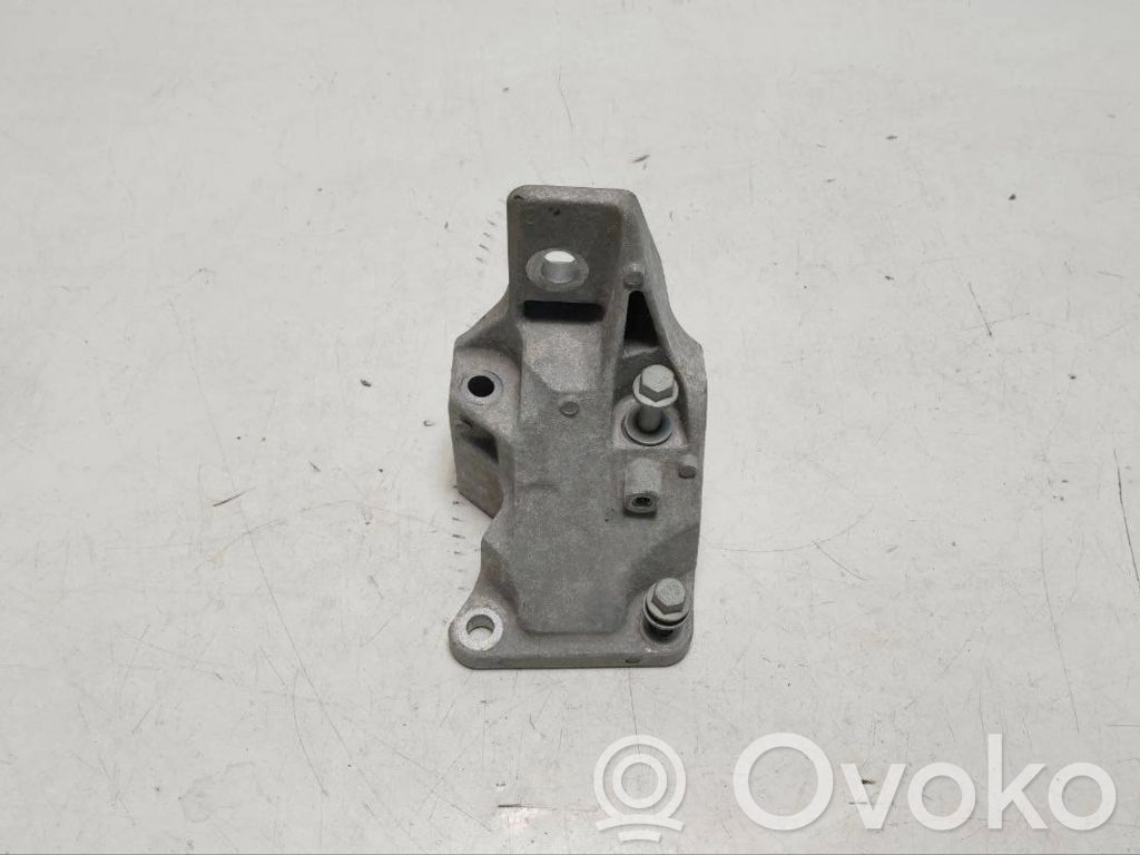 Land Rover Discovery 5 Engine mounting bracket 