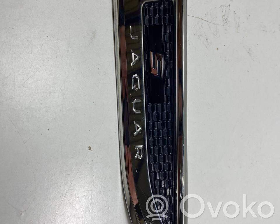 Apdaila sparno (moldingas)   J9C3050,J9C3280B10AB