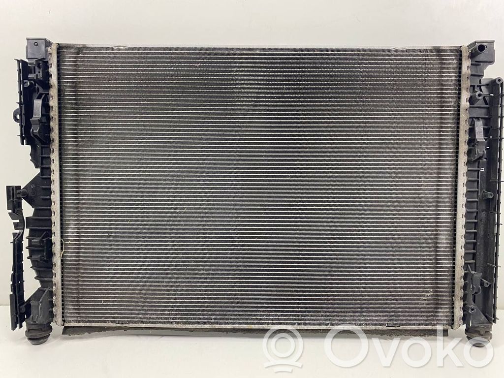Jaguar E-Pace Radiator lichid răcire 