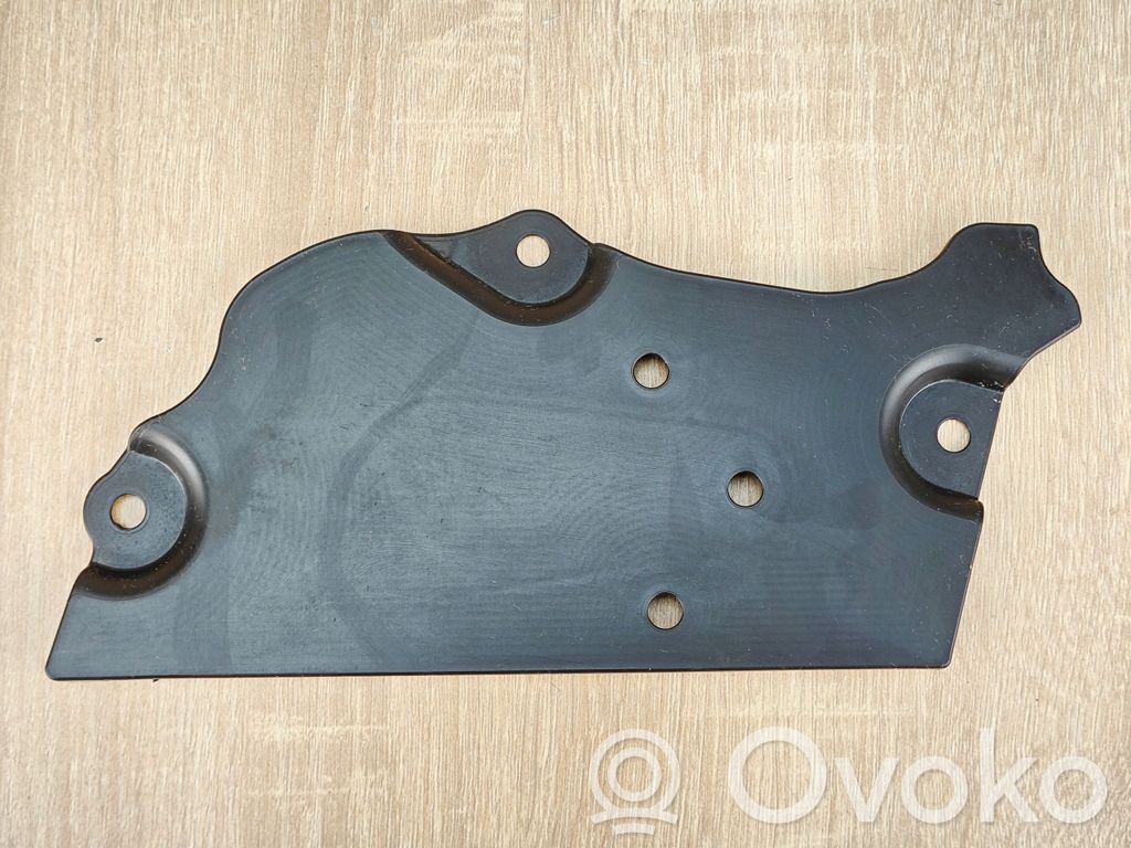 BMW 4 G22 G23 G24 G26 Variklio dugno apsauga 