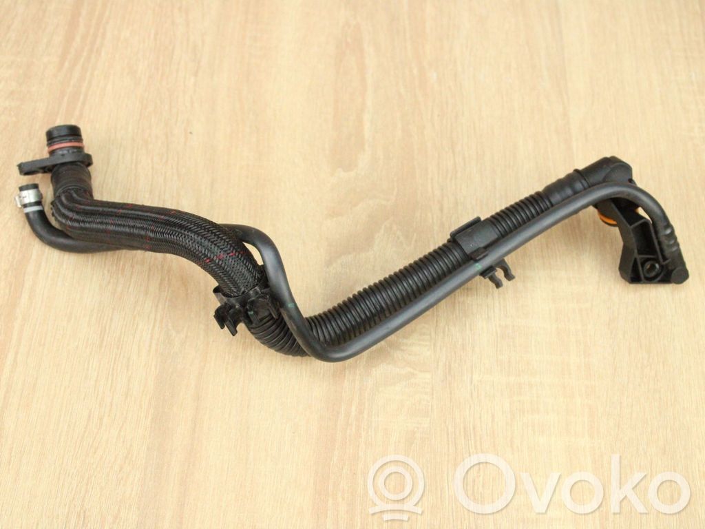 Audi A4 S4 B9 8W Conductă/furtun vacuum 