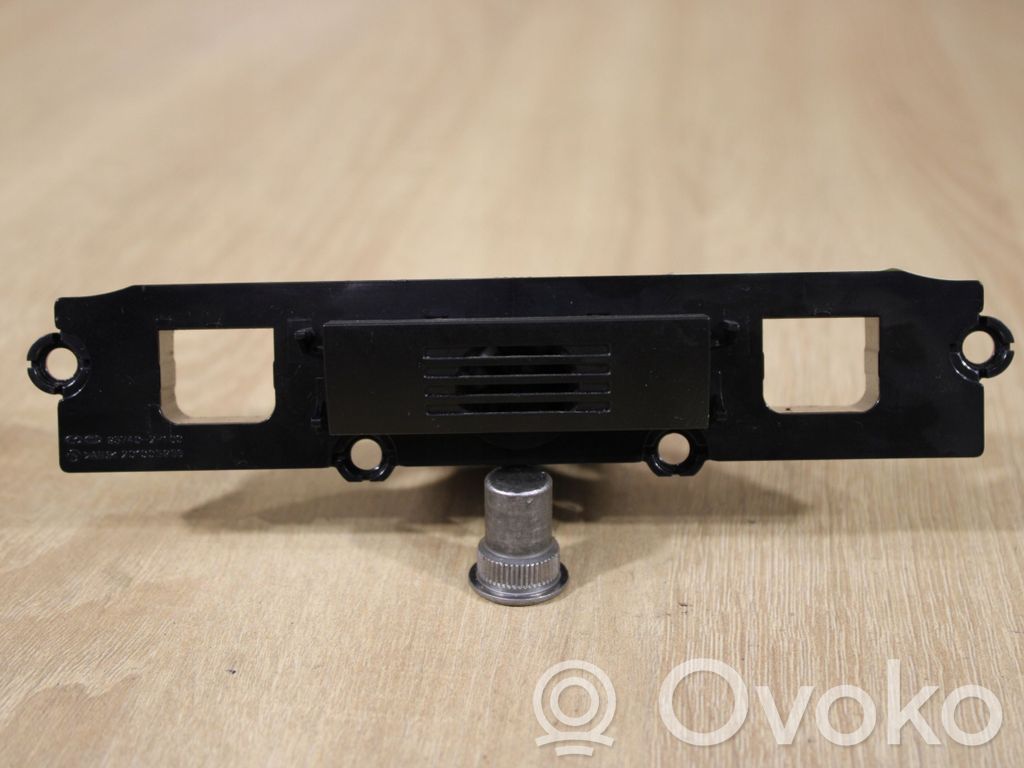 KIA Sorento Trunk door license plate light bar 