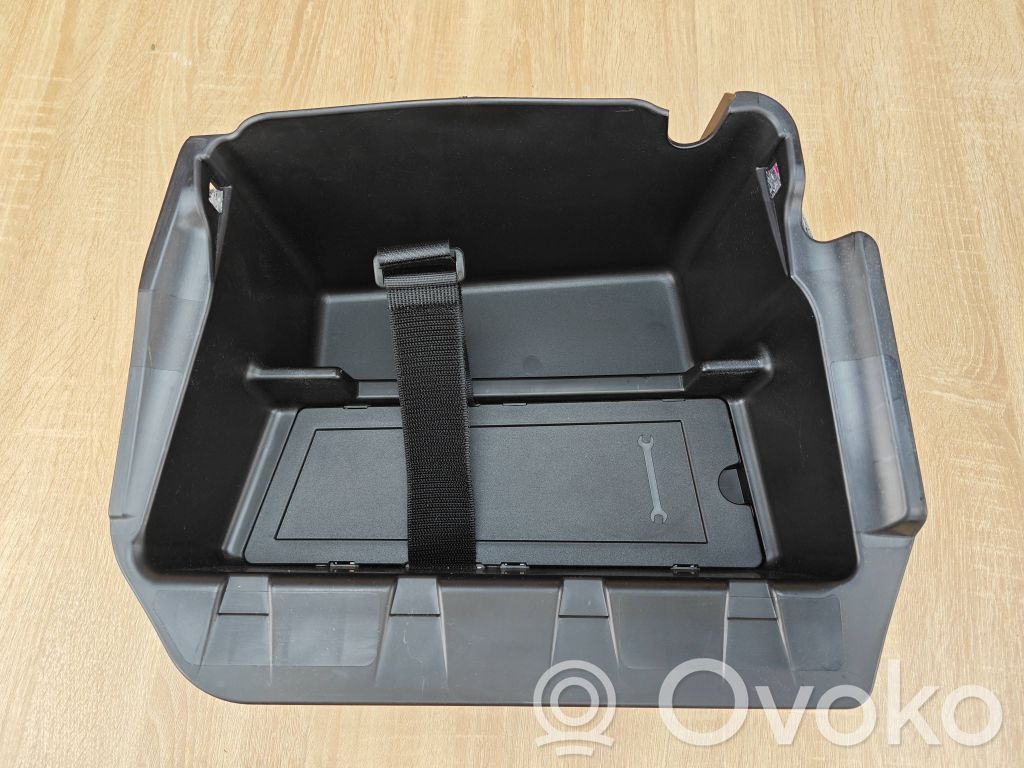 BMW 4 G22 G23 G24 G26 Mantu nodalījums stumbrs 