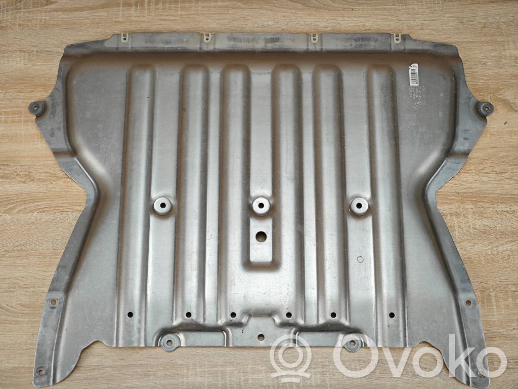 BMW 5 G30 G31 G38 Protezione anti spruzzi/sottoscocca del motore 
