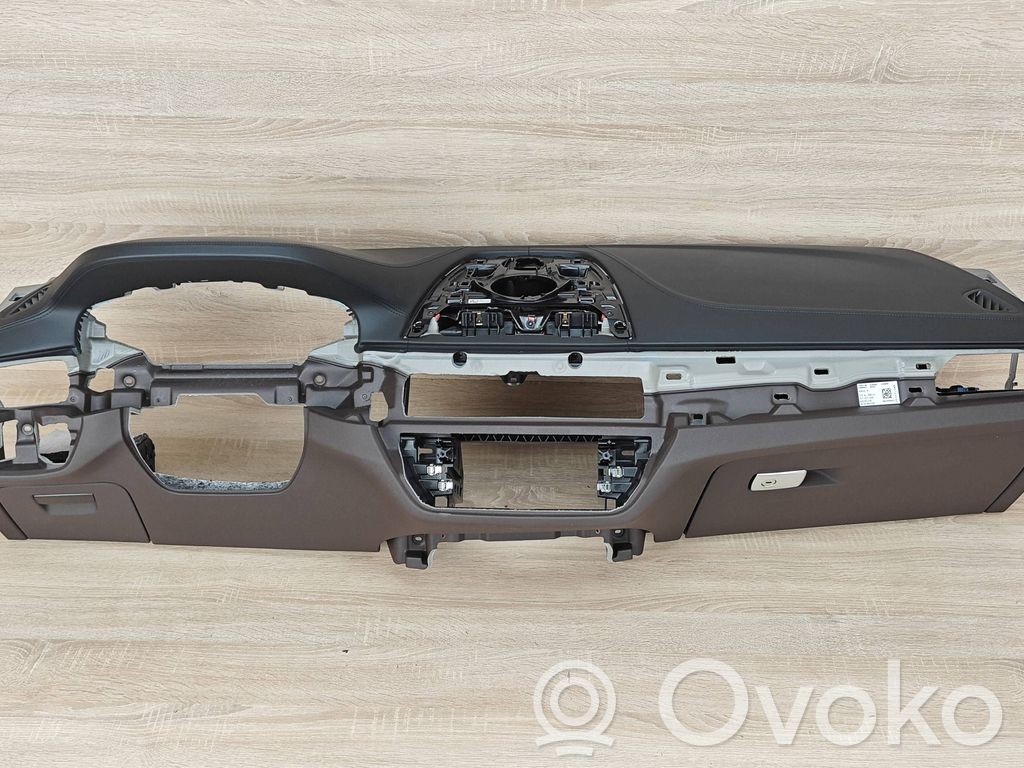 BMW 5 G30 G31 G38 Deska rozdzielcza 