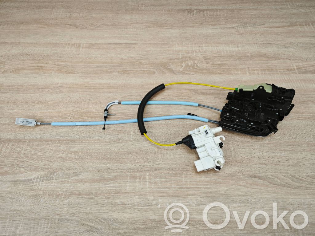 BMW 8 G16 Front door lock 