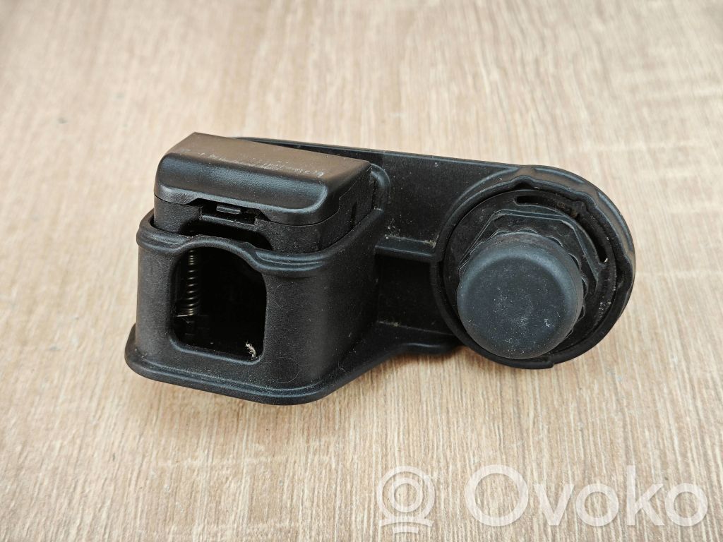 BMW 4 G22 G23 G24 G26 Tailgate check strap stopper 