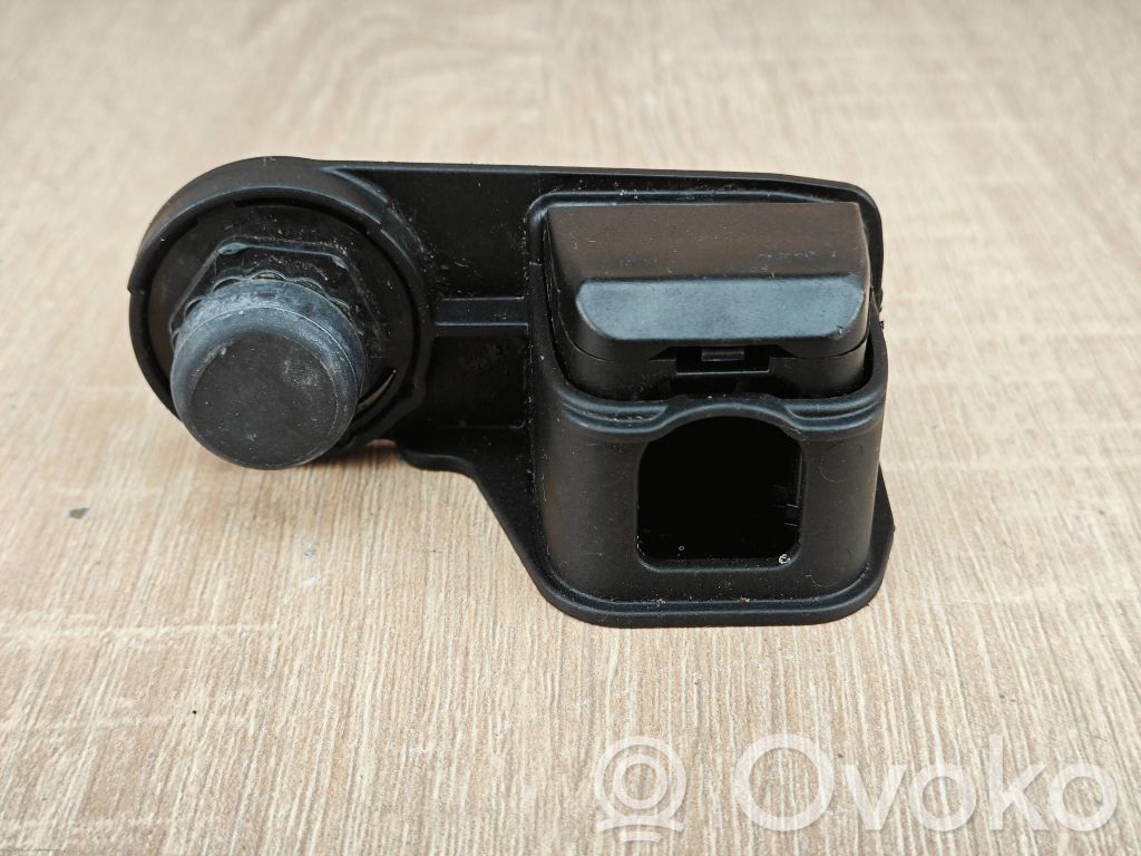 BMW X6 G06 Tailgate check strap stopper 