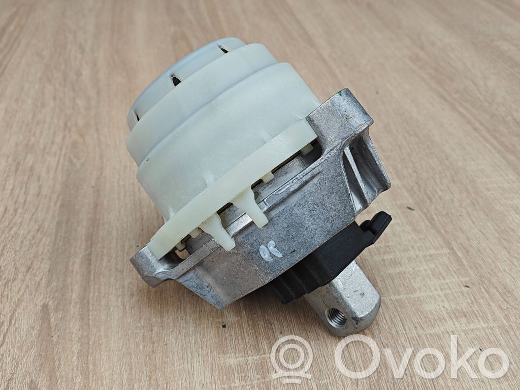 BMW 8 G16 Engine mount bracket 