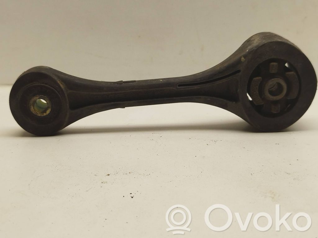 Subaru Impreza I Engine mount bracket 