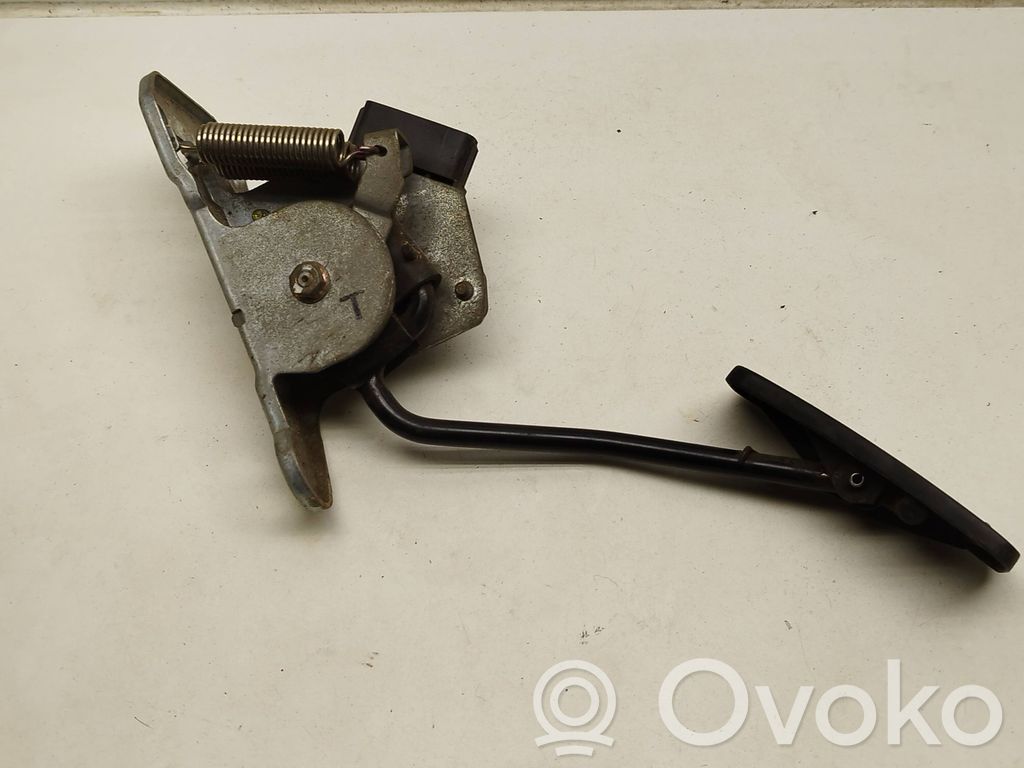 Subaru Legacy Accelerator throttle pedal 