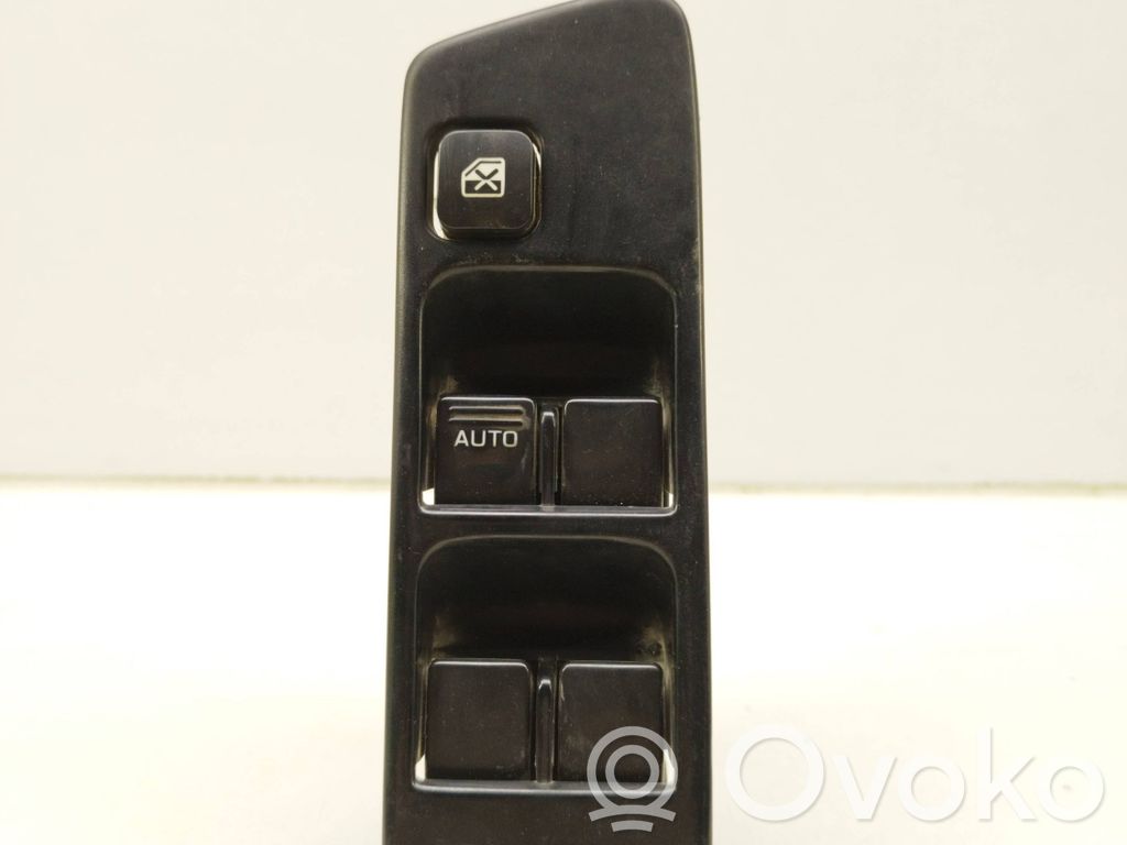 Subaru Forester SF Electric window control switch 