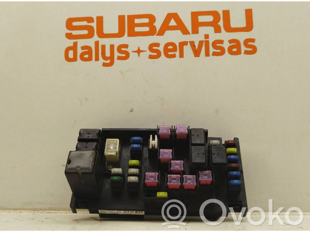 Subaru Legacy Ramka / Moduł bezpieczników 