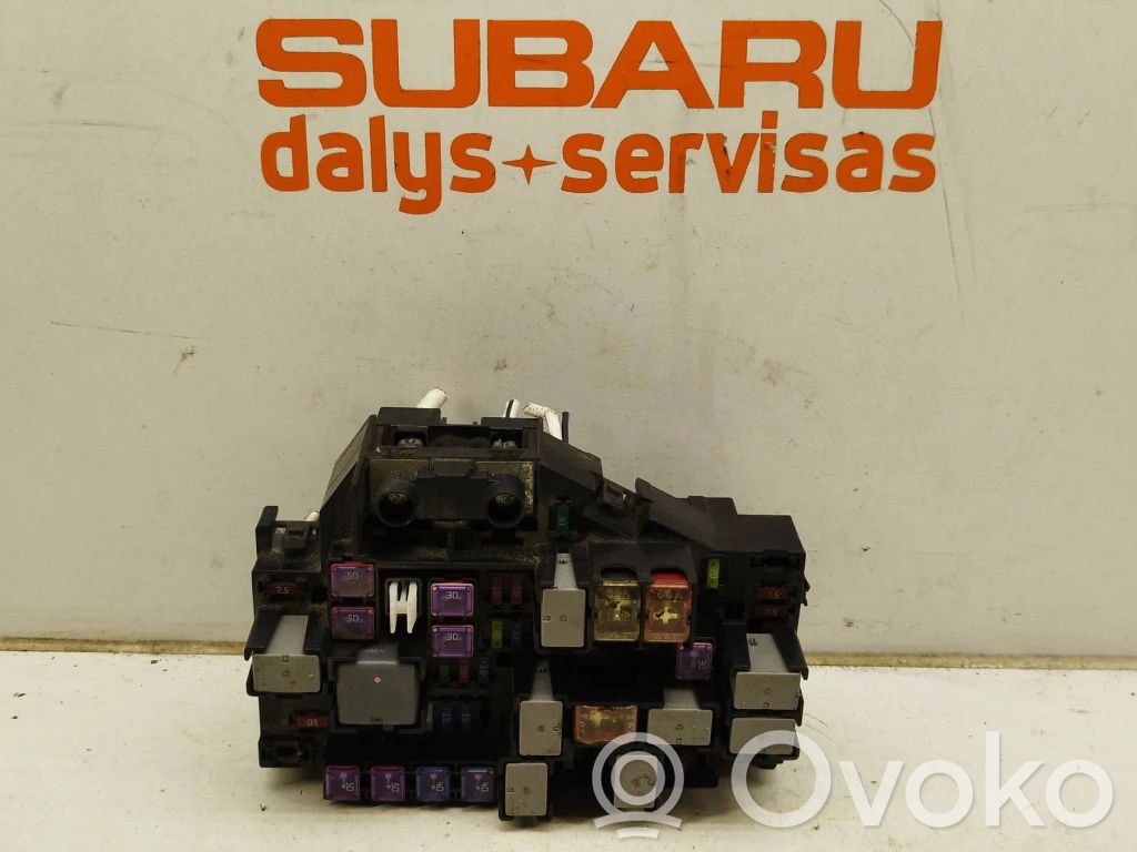 Subaru Legacy Juego de caja de fusibles 