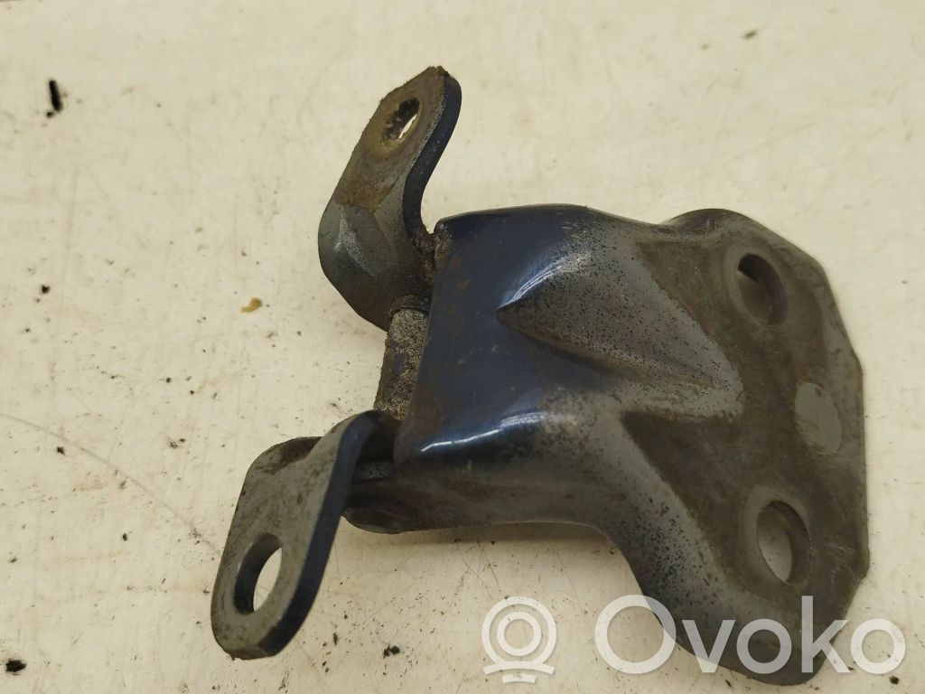Subaru Impreza III Front door lower hinge 