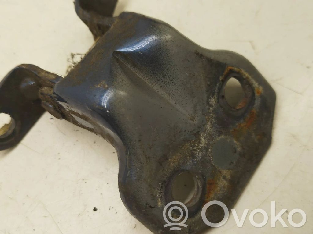 Subaru Impreza III Front door lower hinge 