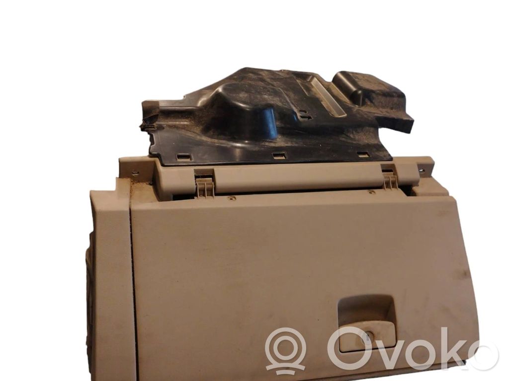 Glove box set   66208AL00A