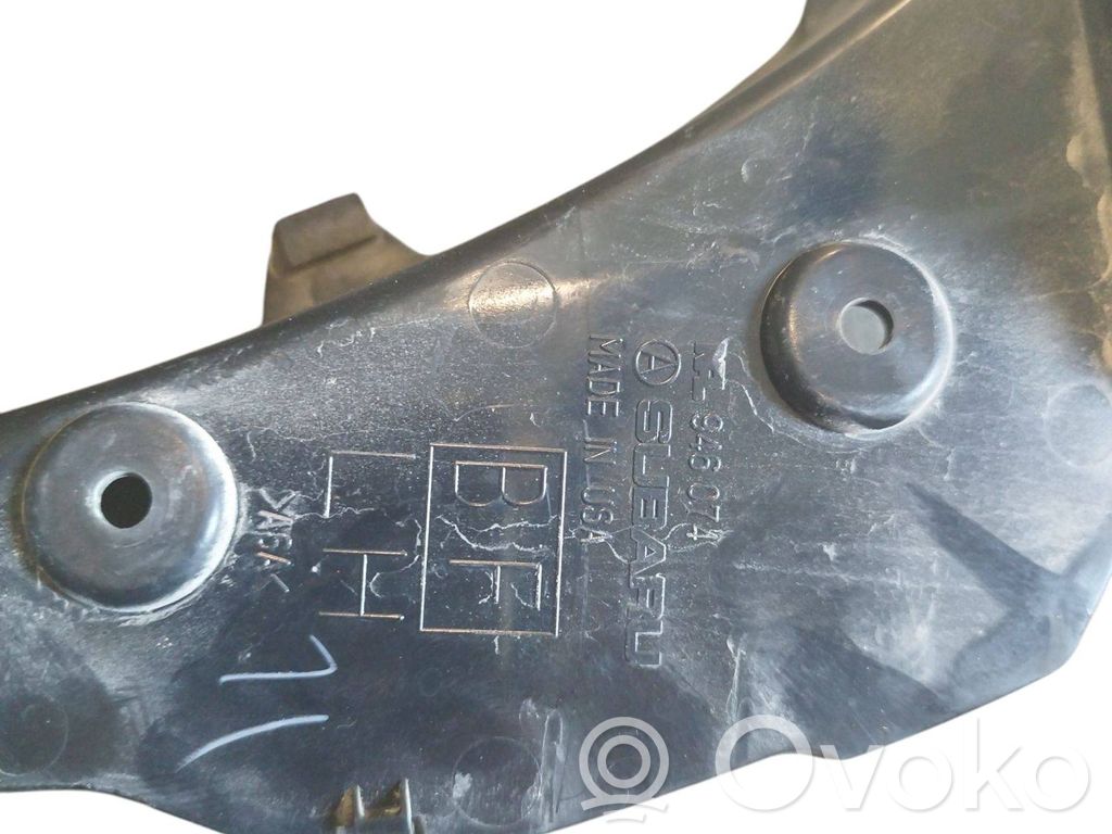 Subaru Outback (BS) Takavalon valaisimen muotolista 
