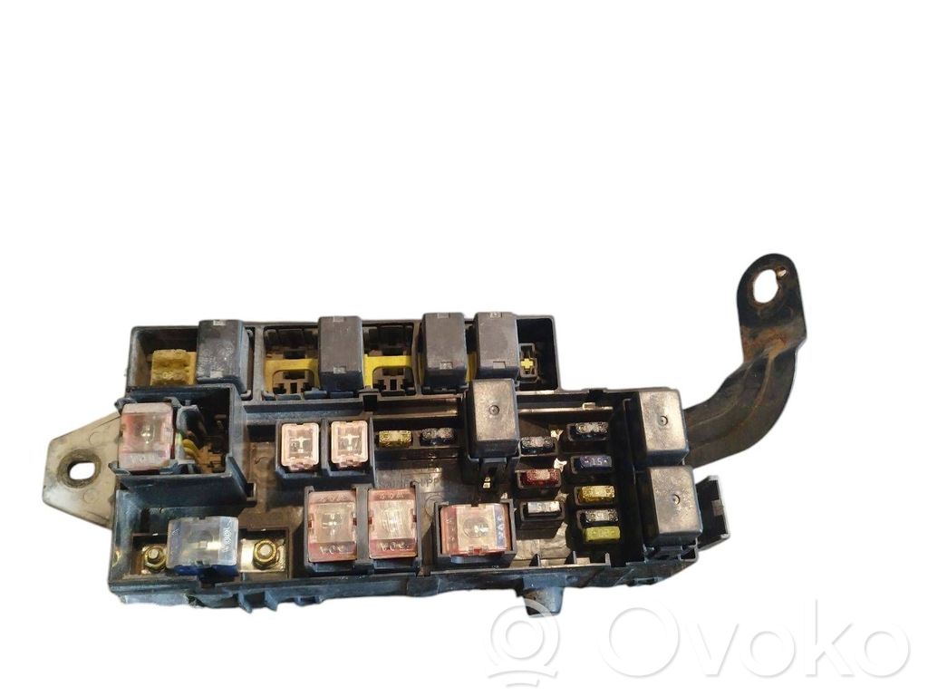 Subaru Forester SF Saugiklių dėžė (komplektas) 