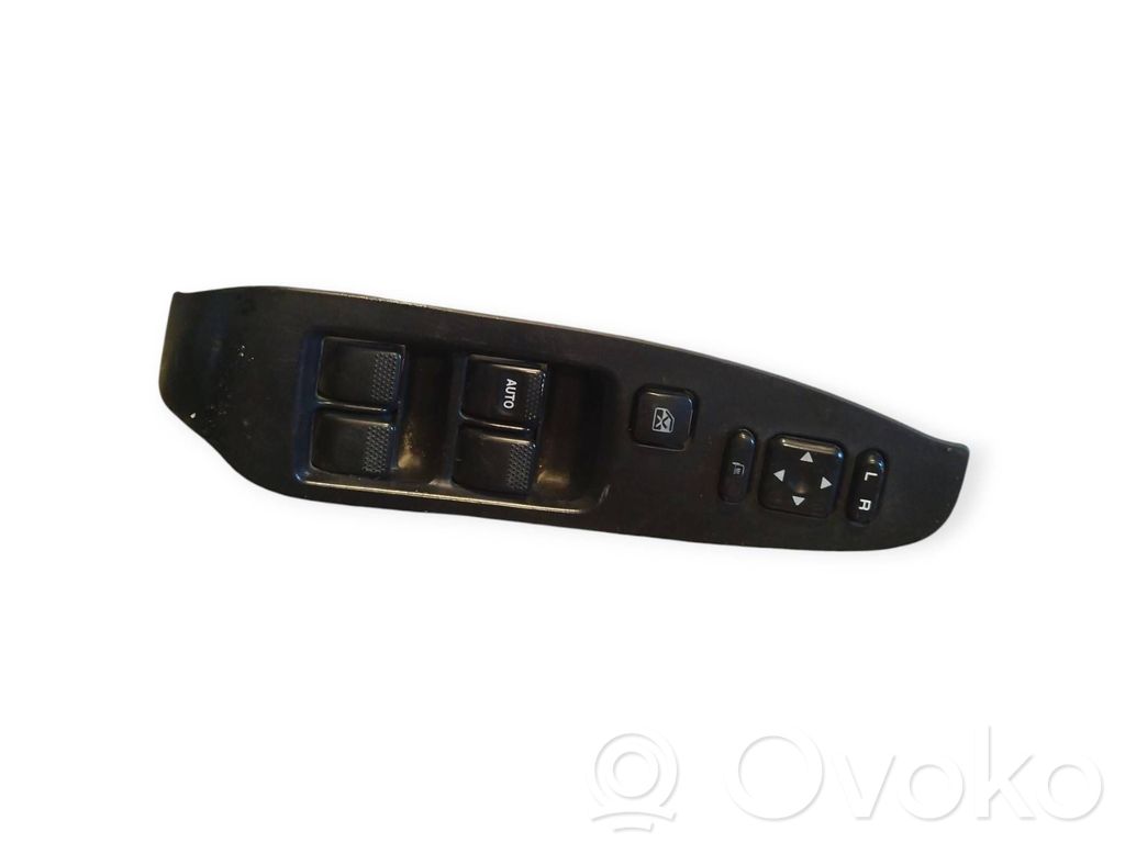 Electric window control switch   83071AE021