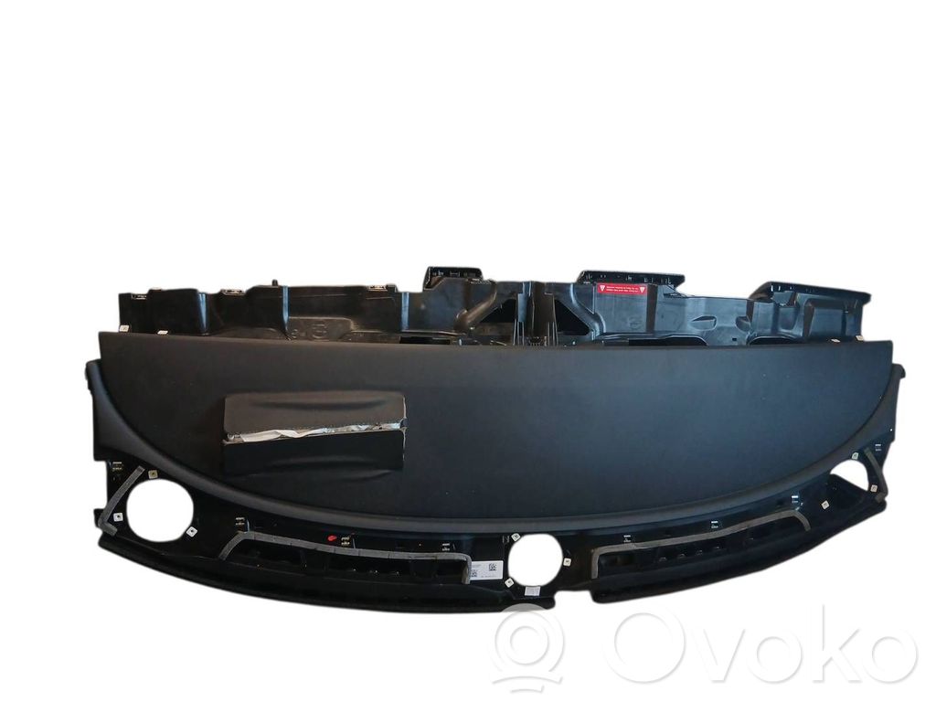 Tesla Model Y Panelė 