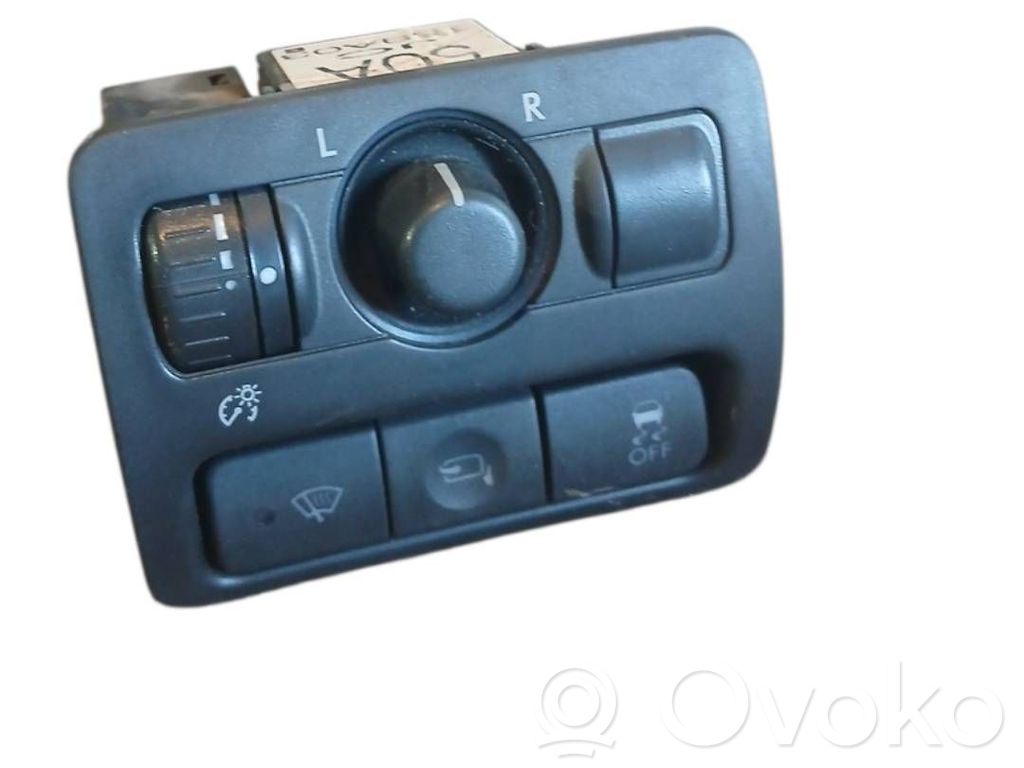 Wing mirror switch   159A03