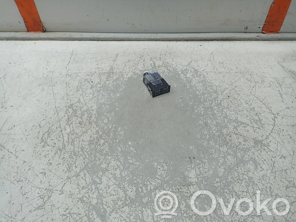 BMW X1 U11 Enchufe conector USB 