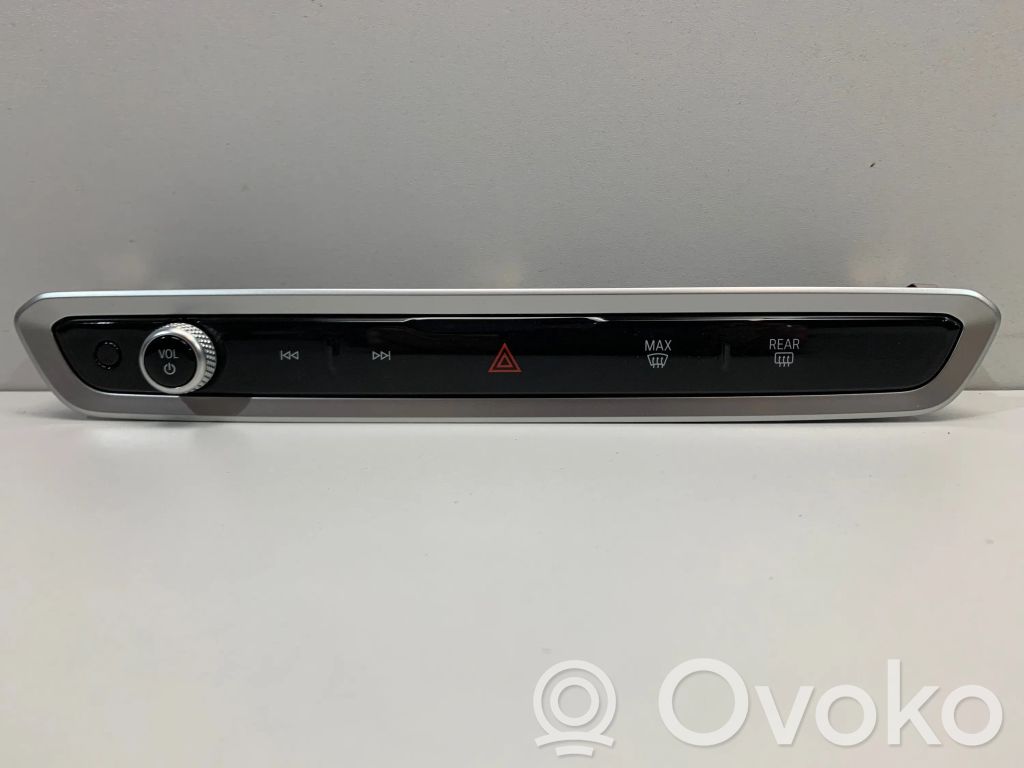 Head unit multimedia control   5A64198