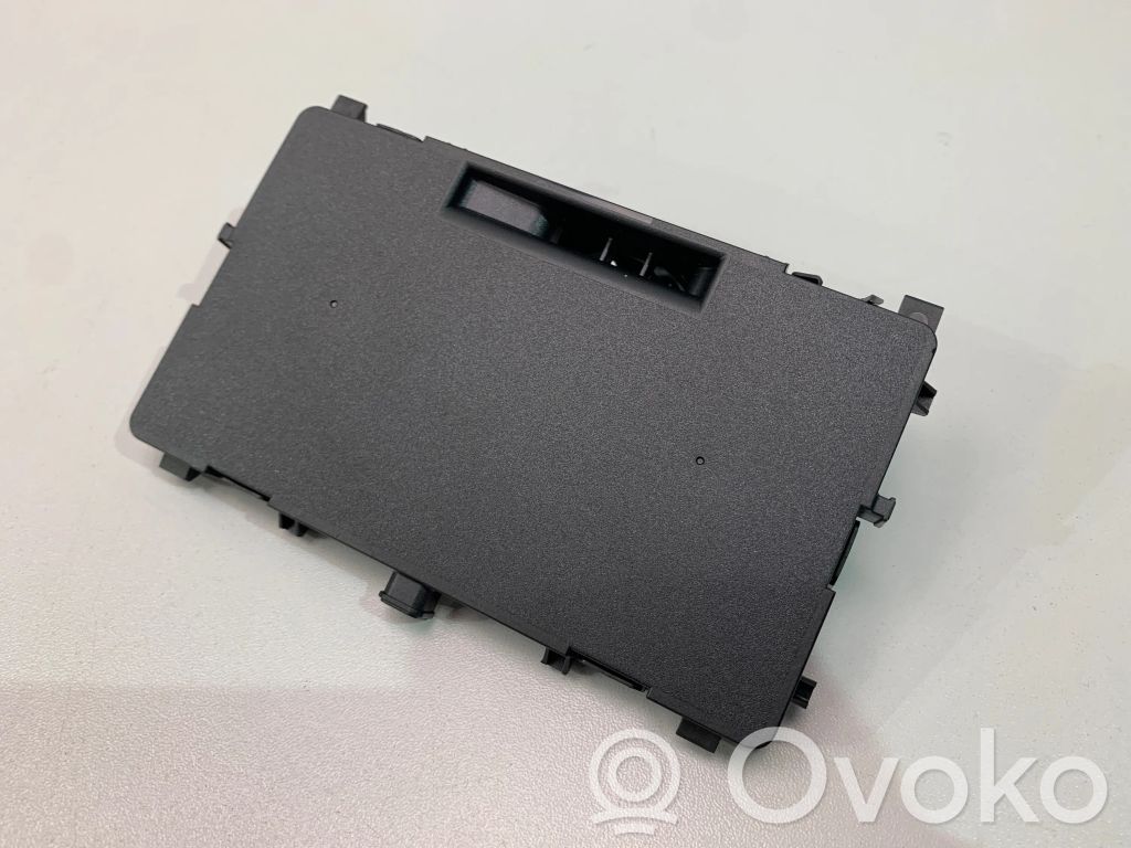 BMW 7 G70 Wireless charging module 