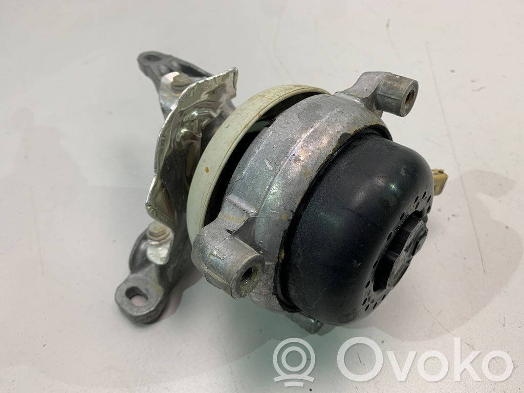 Audi A8 S8 D5 Engine mount vacuum valve 