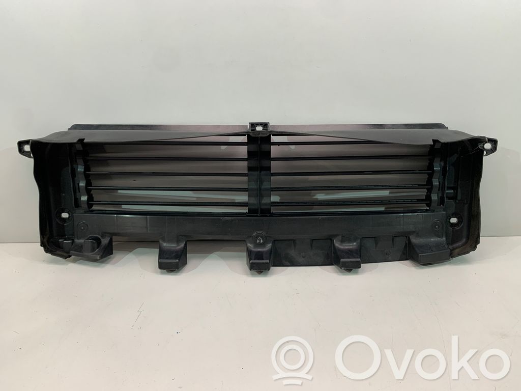 Volvo XC40 Intercooler air channel guide 