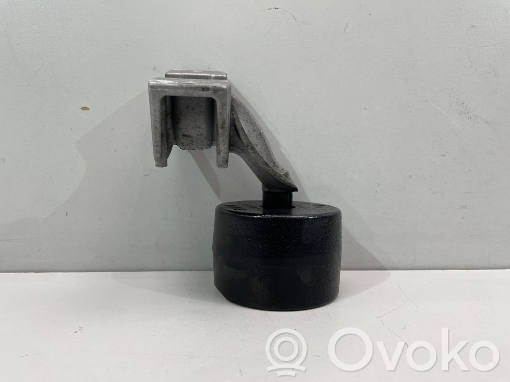 BMW 5 G30 G31 G38 Stabilizatoriaus laikiklis (galas) 