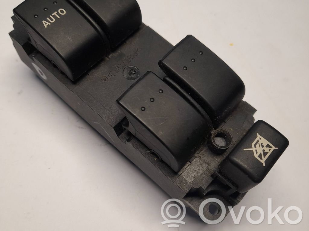 Mazda 3 I A set of switches 