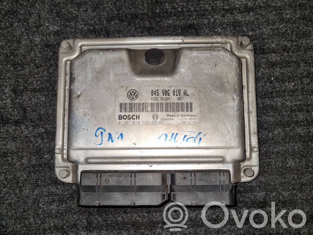 Volkswagen Polo III 6N 6N2 6NF Variklio valdymo blokas 