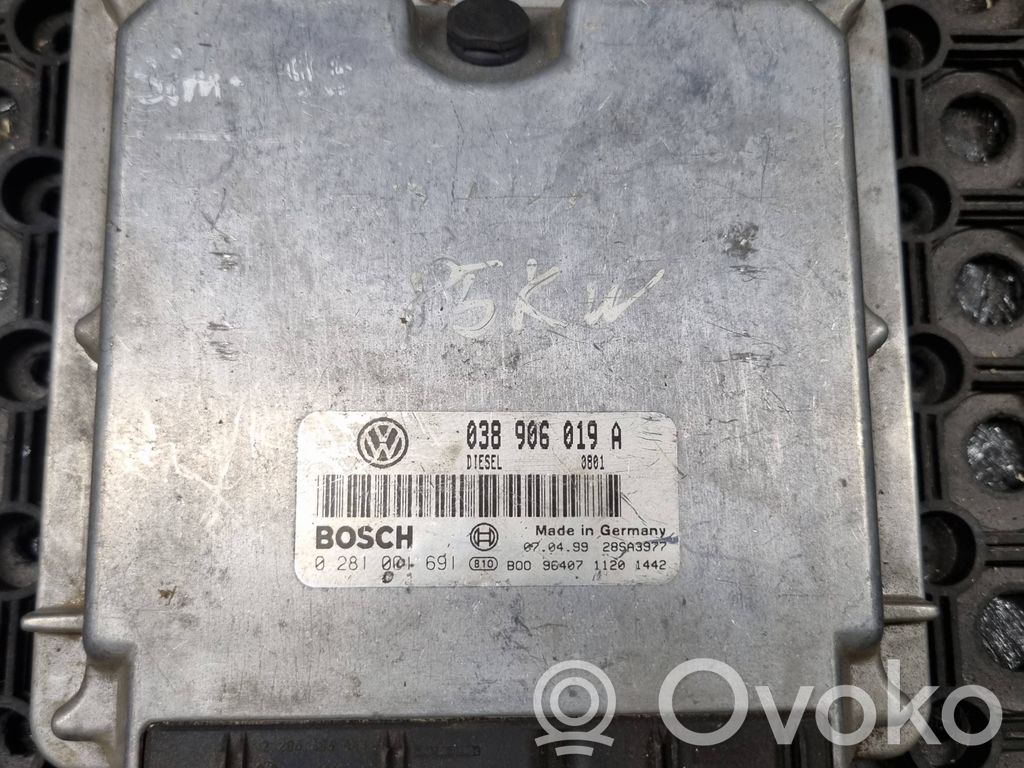 Audi A4 S4 B5 8D Engine control unit/module 