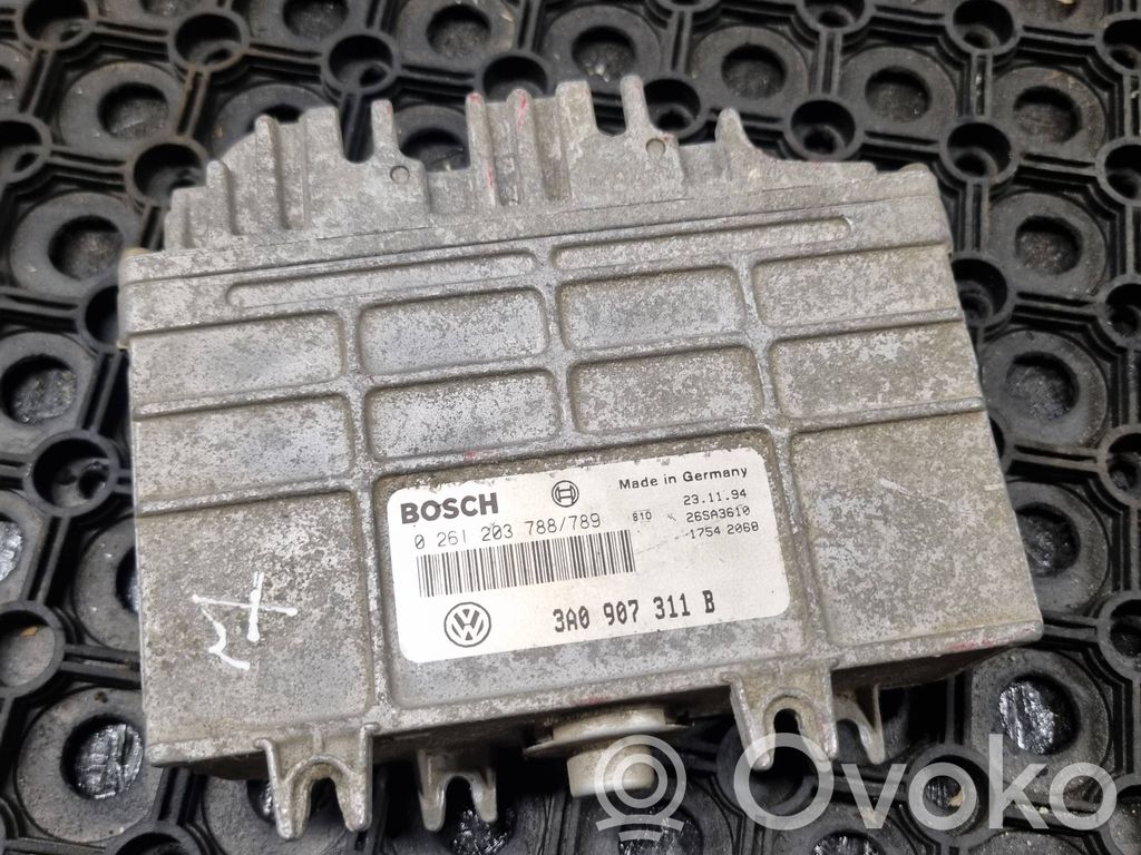 Mercedes-Benz CLK A208 C208 Engine control unit/module 