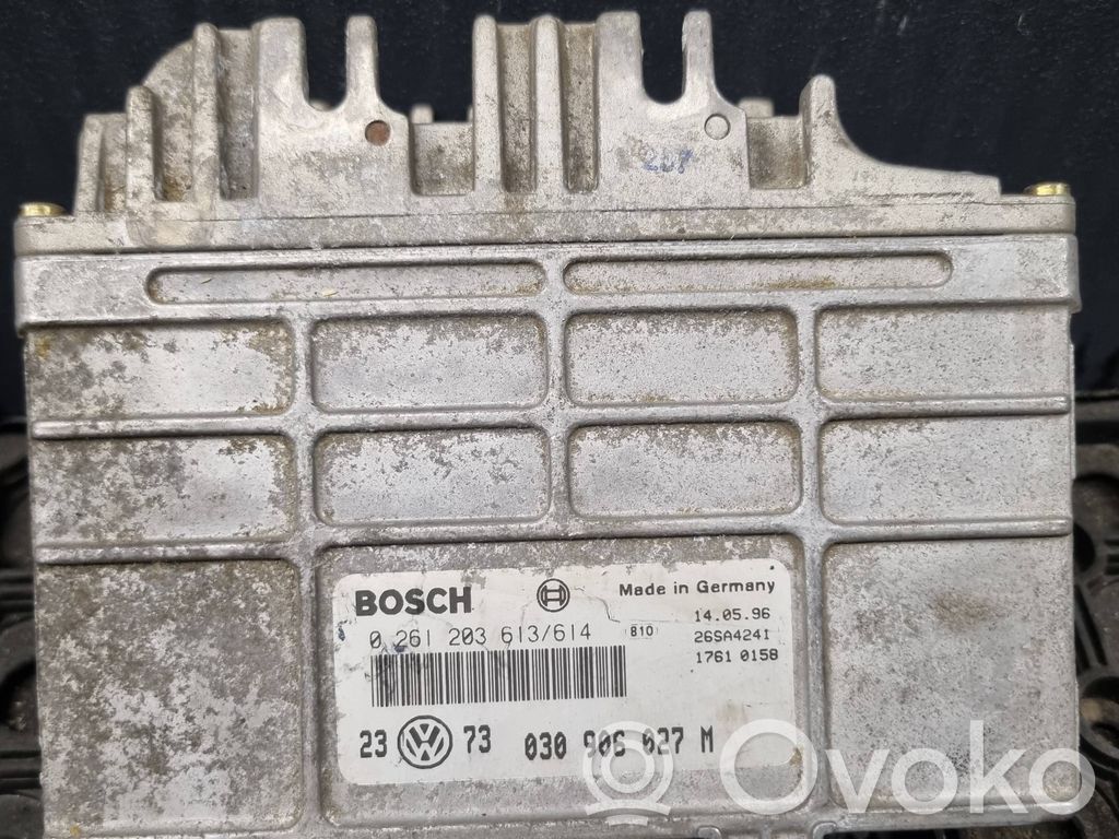Volkswagen Golf III Engine control unit/module 