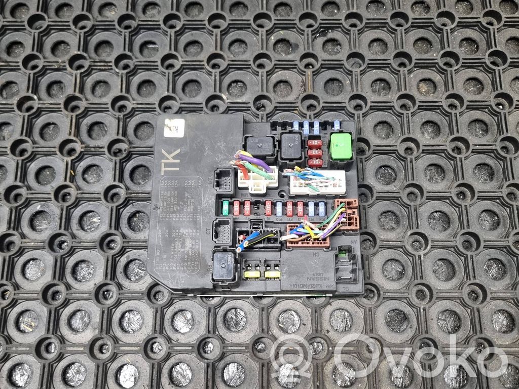Nissan Juke I F15 Fuse module 