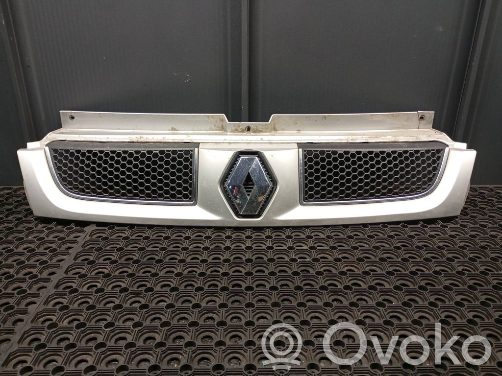 Renault Trafic II (X83) Etupuskurin ylempi jäähdytinsäleikkö 
