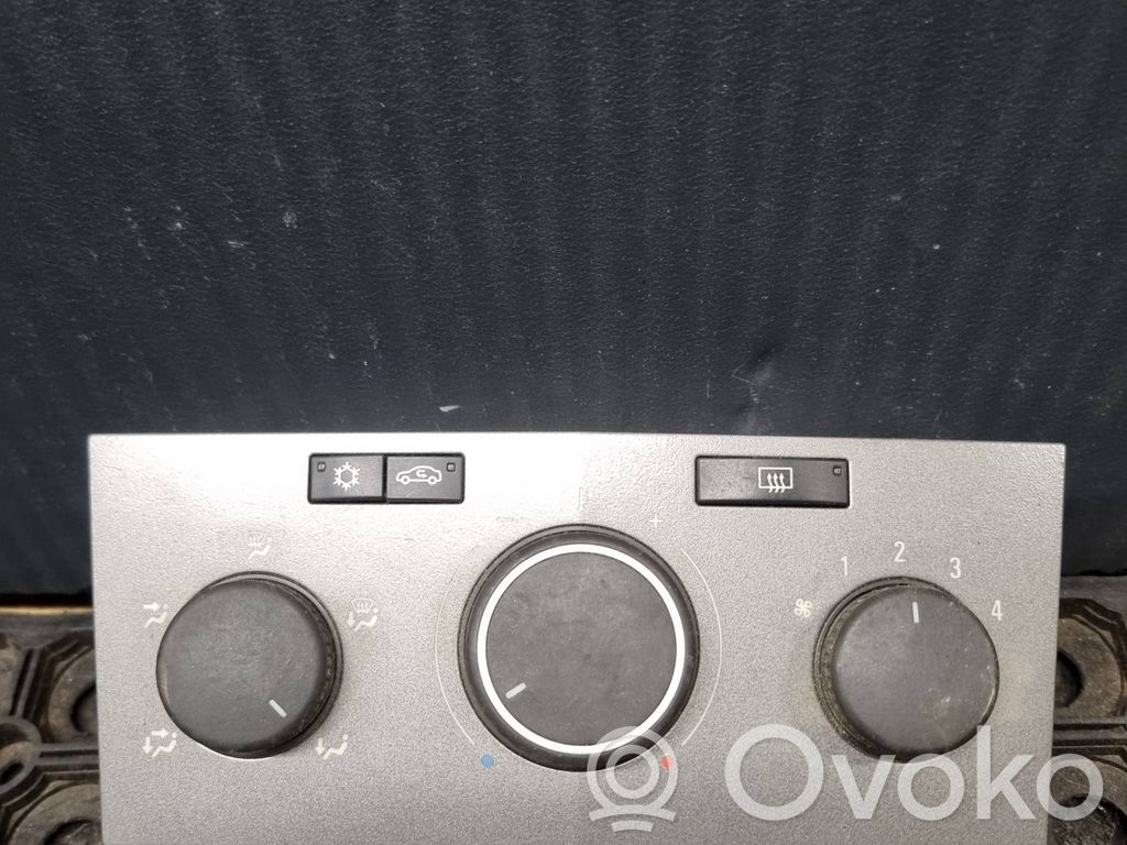 Opel Astra H Climate control unit 
