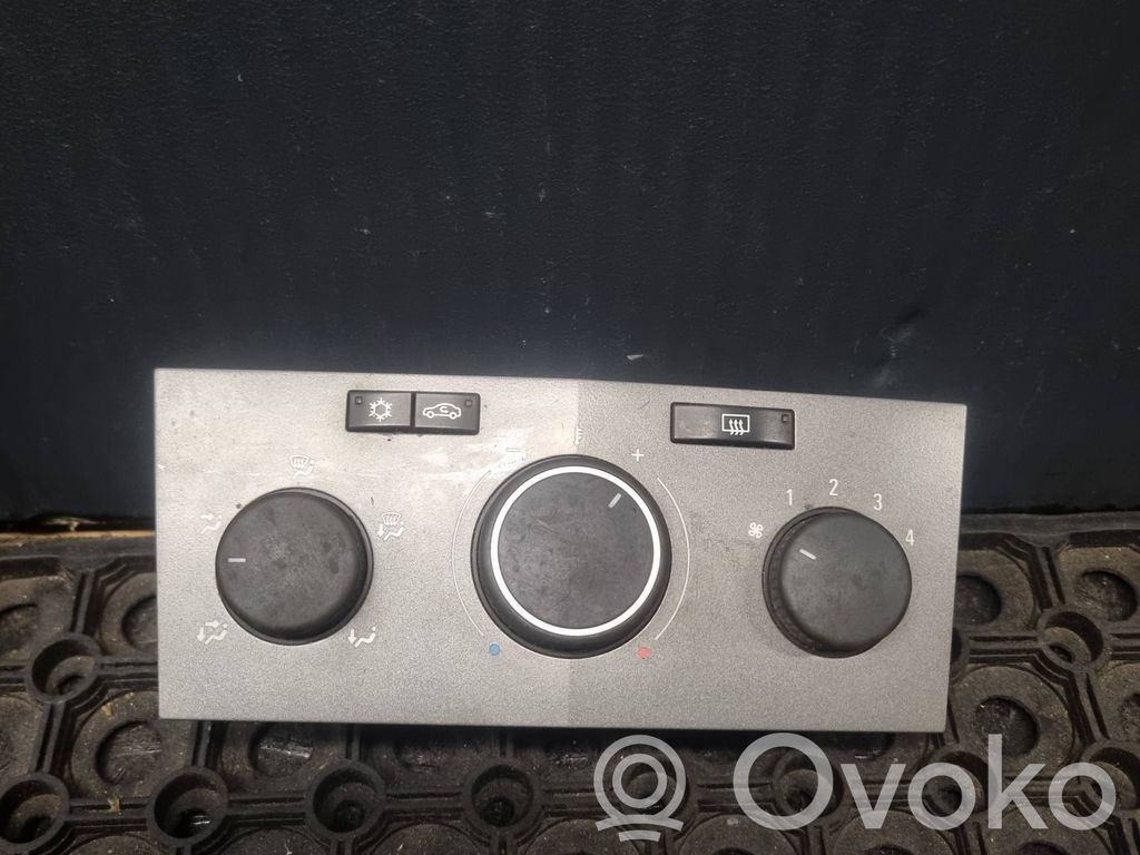 Opel Zafira B Climate control unit 