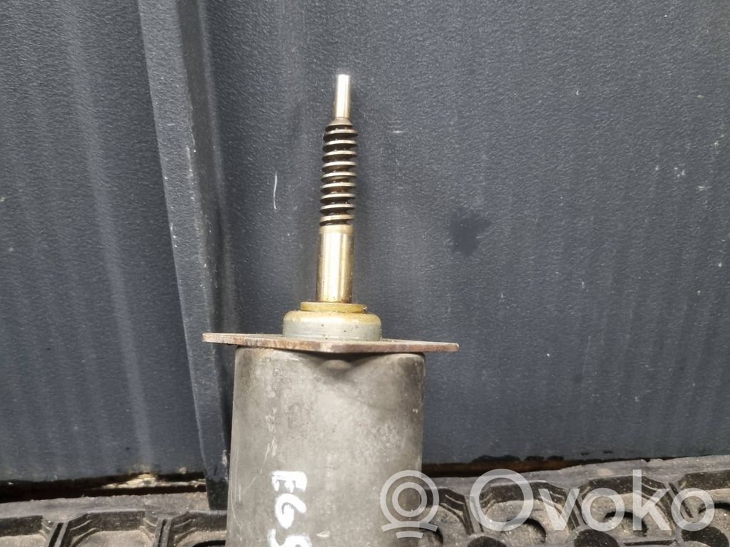 BMW 7 E65 E66 Valve oil control 