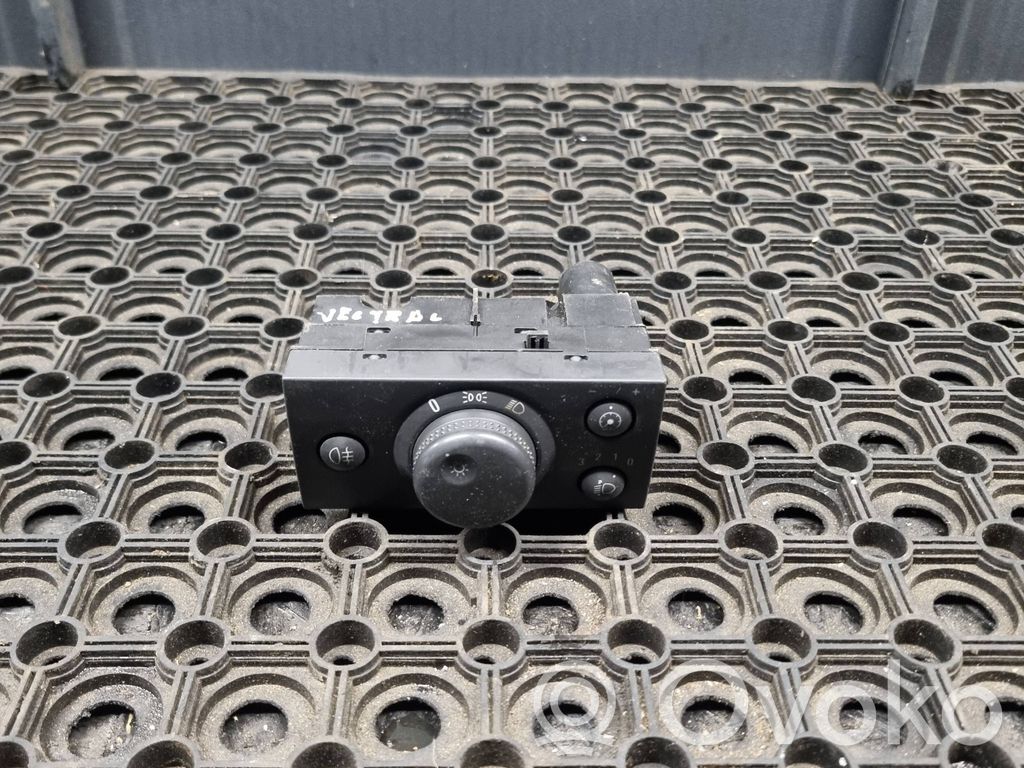 Light switch   13229538,04060063