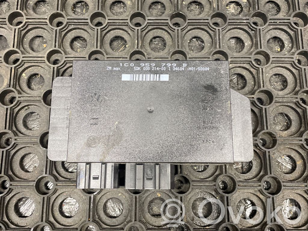Volkswagen PASSAT B7 Module confort 