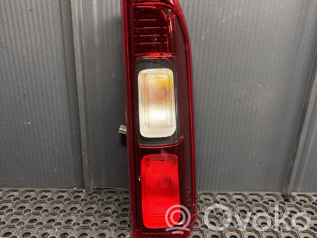 Renault Trafic III (X82) Galinis žibintas kėbule 