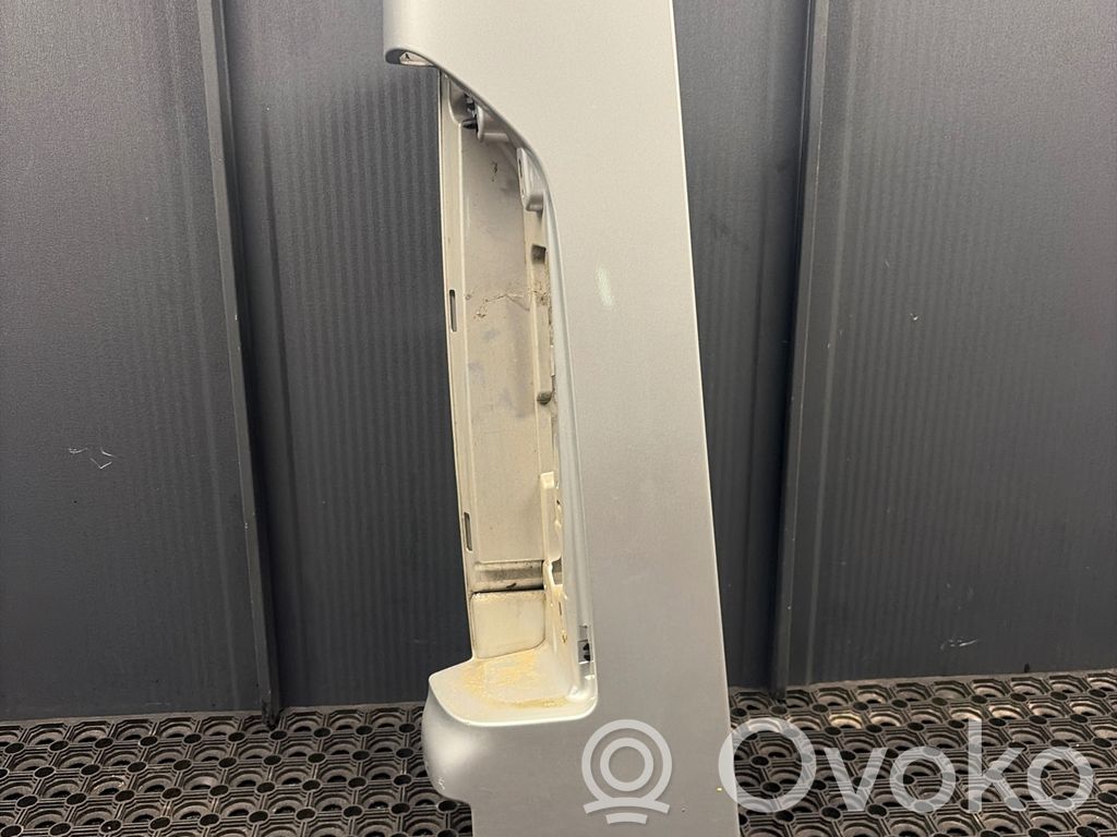 Renault Trafic III (X82) Takavalon verhoilu 