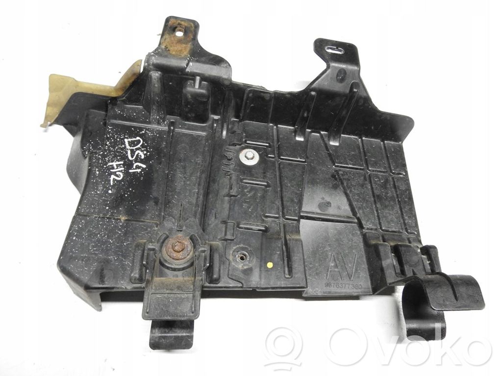 Citroen DS4 Engine splash shield/under tray 