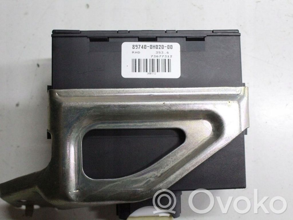 Toyota Aygo AB10 Wiper turn signal indicator stalk/switch 