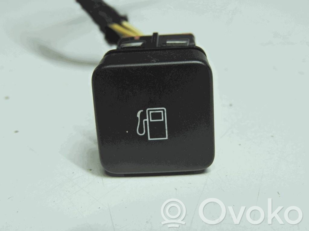 Citroen DS4 Fuel tank opening switch 