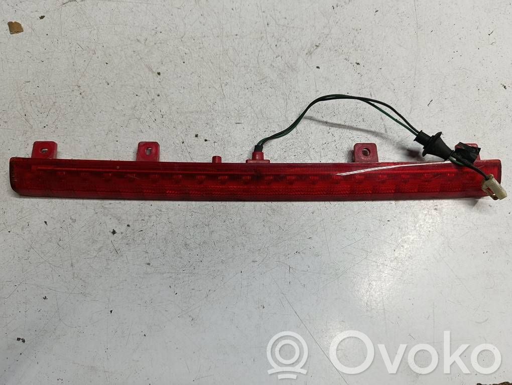 Mazda 323 F Third/center stoplight 